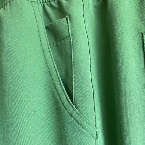 Figs Women's olive Green Scrub pants with Drawstring - Picture 5 of 9